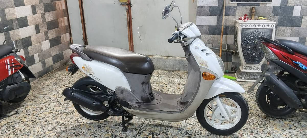 السلام عليكم ..
دراجة فله للبيع 
درجة حلوة مامعيوبه
ختم الكفر والمكينة مثل الختم 
بيها كتف اشياير رباعي ومري استيل للجماليه 
المكان بغداد مدينة الصدر 
الرقم ***********
السعر / مليون وبيها مجال بسيط 
ملاحظة اليدة مال البريك الخلفي موجودة ...
