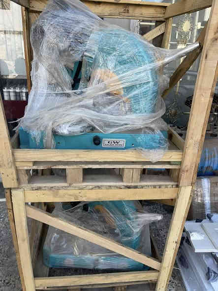 مكاين المنيوم  جديد (كتر حجم ٤٠٠ )(كيلون ماطور  كبير)( مكينه تى ) كله جديد  ***********
