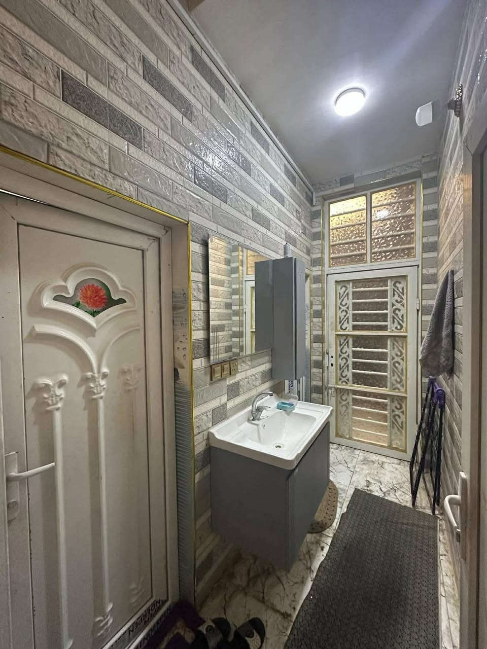 ✨دار لـلـبيـع ✨ 
الـمـساحــه :160 م 
الــمـوقــع : #حي الصحه - قرب صيدليه الوطيفي
الــٰـواجــــهـــه : 8 م
الــــنـــزال : 20 م 
نــــوع الـعـقـار : طـابـوزراعـــ25ــي  
حــالـة الـعـقـار : (  مـكـون مـن طــابـقـين  ) ط1 يـحتـوي عـلى غـــرفه نــوم مـطبـخ اسـتـقبال كـلدور مـجمـع صـحيـات 
 
الطـابـق الـثاني -يحتـوي علـى 2 عـرف نـوم كـلدور مـجمـع صـحيـات

الـســعـر - خــــــاص
*********************
(شــركــة #حــافــظ للأسـتـثـمار الـعـقـاري)
مـوقـعـنا : بـابـل شـارع 60 - مـجـاور كـافـتريـا سـيف بـقلي
نـستـقـبل جـمـيع الـعروض الـعـقاريـه ↪️
بـيع -شـراء - تـعـقيب - إجـازة بـناء - إفـراز- رهـن 
**********************
للأسـتفـسار او الأتـصـال ↪️
 📞***********
📞***********
