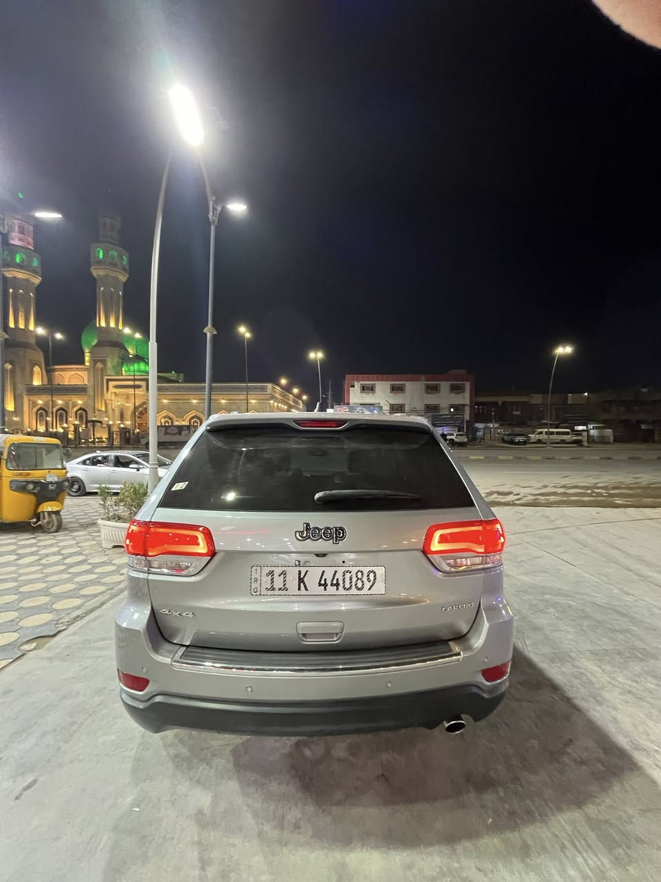 السلام عليكم جيب كراند شيروكي 2020 لمتدد للبيع
سيارة جاهزة دخول جديد سيارة جديدة بمعنى كلمة مكفولة من صبغ حادثها قبق جنطة فقط مبدل نفس الوان حادثها قطعه وحده بس وبدون صبغ بجمها كبس شركة مكينة وكير كفالة عامة وسيارة فول موصفاات وهزة وسنوية جديدة مصار شهر من من استلمت سنوية لل 2031

موصفات

بصمة تشغيل ليس سويج

بيبان الامامية ثنيهن بصمة فتح + قفل + انارة ترحيب

كشنات كهرباء سائق وعكس سائق 

خزن ميموري بكشن سائق 

حساسات خلفية 

صندوق كهرباء 

شاشة كبيرة الحجم

فتحة سلايد 

كشنات حار فقط 

تشغل عن بعد 

لايتات لد نهاري زينون

نضام نقطة عمياء بل مري 

مري لد 

تسخين مري 

اوت هولد 

مانع تسحلق 

نظام سبورت + اكيو

منافذ شحن يو اس بي 2 

منفذ شحن 12 واط

جامات الامامية ثنيهن اوتو 

قطعتين تبريد خلفيات 

منافذ شحن يو اس بي 2 خلفيات

منفذ بلك شحن خلفي 150 واط 

منفذ شحن بل صندوق 12v

سبيرها ما نزل حجم كبير

صدرها ممتاز 

سيارة نضيفة بمعنى الكلمة سعرها 285 ورقة وبيها مجال مكان سيارة بغداد العبيدي 

للتواصل 

 0784 288 0066

‭0772 901 0111‬
