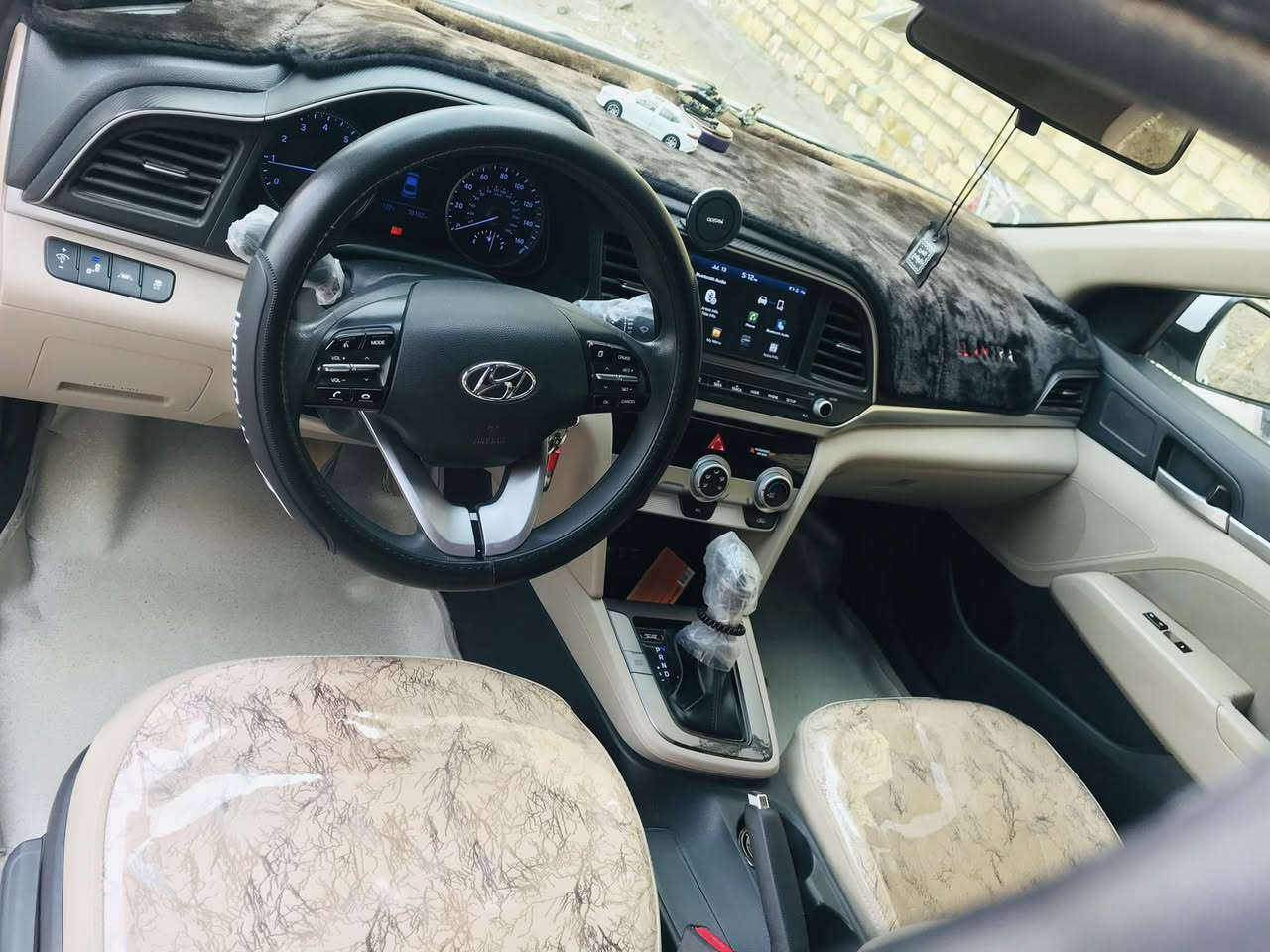 اسلام عليكم
النترا موديل ١٩ شكل ٢٠ وارد امريكي دوش
سياره خير من الله حادثه قيق جنطه بي شبر او بيها دوسه مصلحه كير at المرغوب 
مواصفات 
شاشه بلادي 
كامره دواره 
تحديد مسار 
حساسات جانبيه 
توقف ذاتي 
مكان السياره حله 
السعر ١٤٥ او بيها مجال شي قليل


**إذا كنت صاحب هذا الإعلان وتريد حذفه لأي سبب، رجاءا أرسل رسالة إلى الدعم الفني**