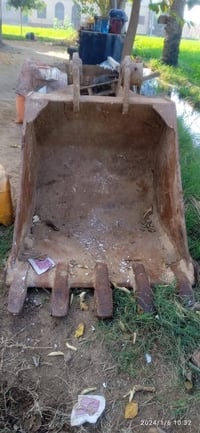 باكت نشوي • حفار 120/130 • بنز 65