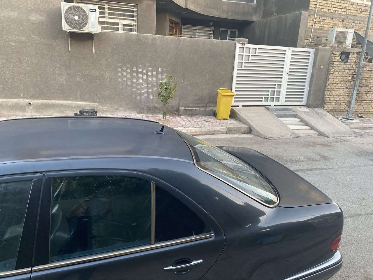 سلام عليكم مارسيدس ام عيون للبيع فقط
مديل 1997
محرك 320خراطيم
كير D4
كشنات كهرباء شغال   
كشنات خزن ميموري
غرفه جلد
مري تحكم كهرباء 
تبريدقطعتين 
برده خلفيه
تبريد ثلج 
رقم بغداد دولي بسمي
سياره خير من الله
مصبوغه عام للجماليه فقط
مكان السيارة الكوت

سعر 75 وبيها مجال

***********
