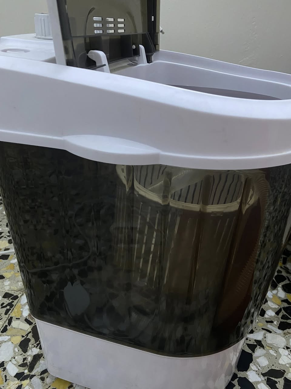 غسالة ملابس صغيرة السعة مالتها ٤ كغم ملابس وبيها مؤقت للغسل وبيها برنامج لعصر الملابس وتشتغل عالمولدة موجود توصيل لكل المحافظات


**إذا كنت صاحب هذا الإعلان وتريد حذفه لأي سبب، رجاءا أرسل رسالة إلى الدعم الفني**