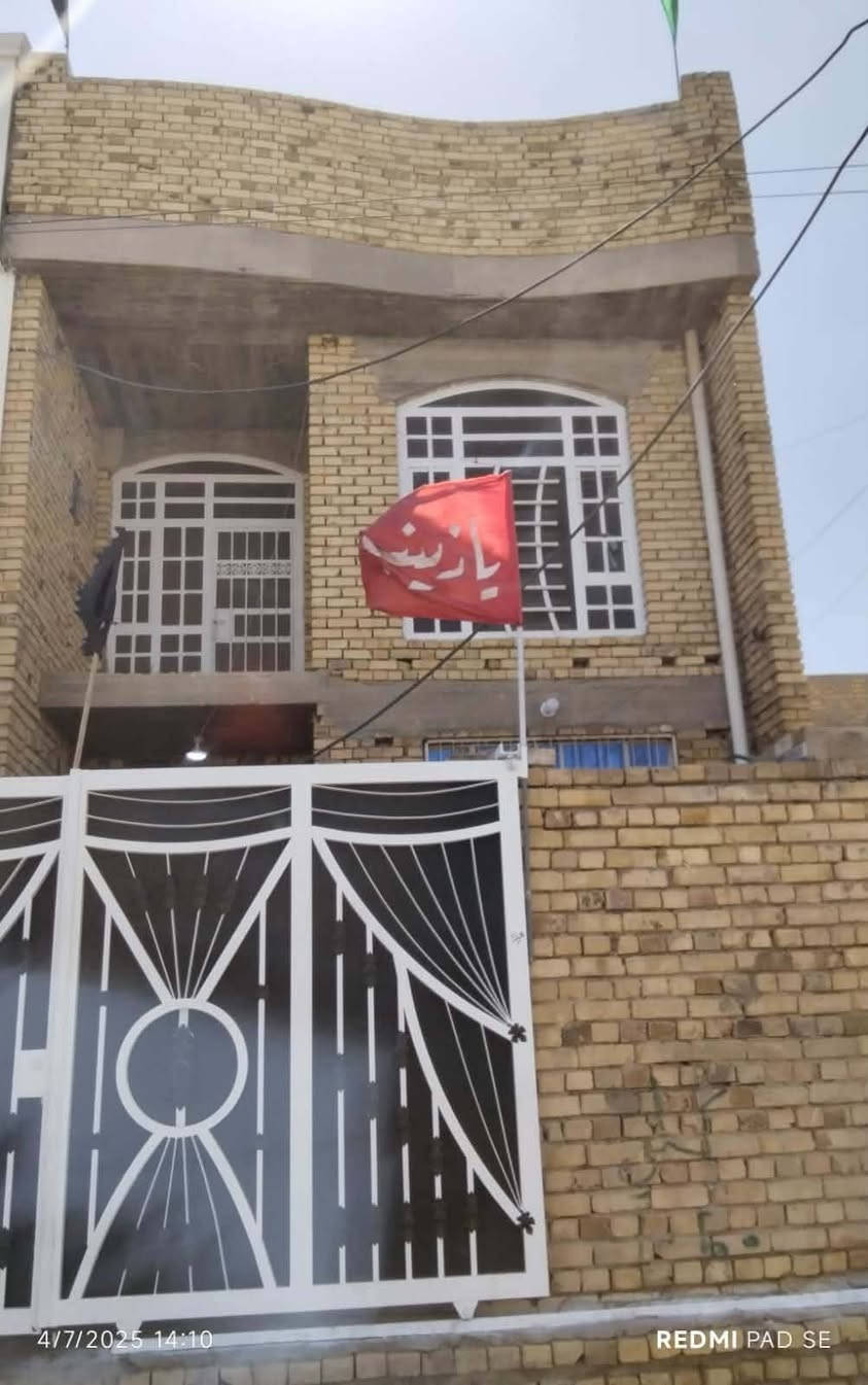 السلام عليكم دار للبيع بللشهداء المساحة ١٥٦ طابقين كامل فول ( بيع او مراوس حسب الاتفاق ) اتصل على الرقم ***********
