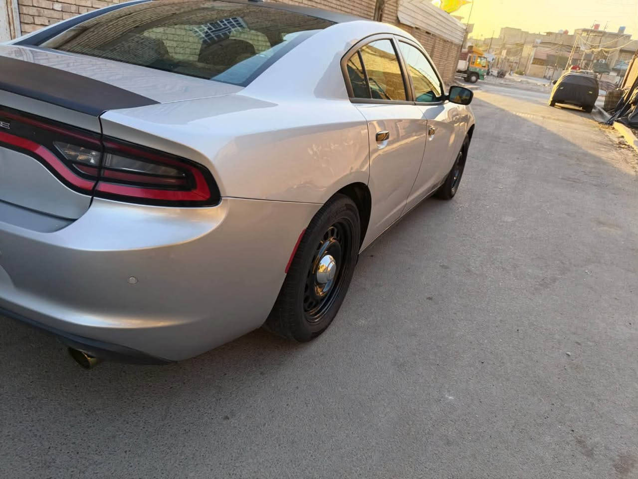 سلام عليكم جارجر مديل 18 اصل امركيه حادثه جملغ وبنيد وبل عراق صار بيه صبغ حفحه بدون حادث بس صبغ مكينه هيمي فور ويل  مكان السياره بغداد الشعب السعر 135بيه مجال بصيط رقم بغداد تحول ثاني يوم ***********
