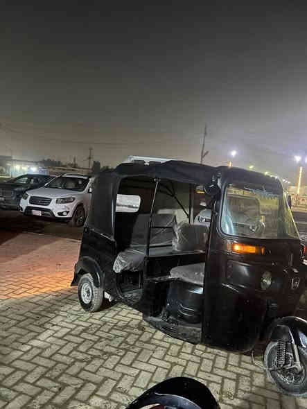 سلام عليكم تكتك للبيع مديل ١٩ ش ١٢ رقم بغداد تكتك بيه صبغ  تأخذه كبل للشارع سعر ٥،٥٠٠ وبيه مجال قليل بغداد حي النصر ***********
