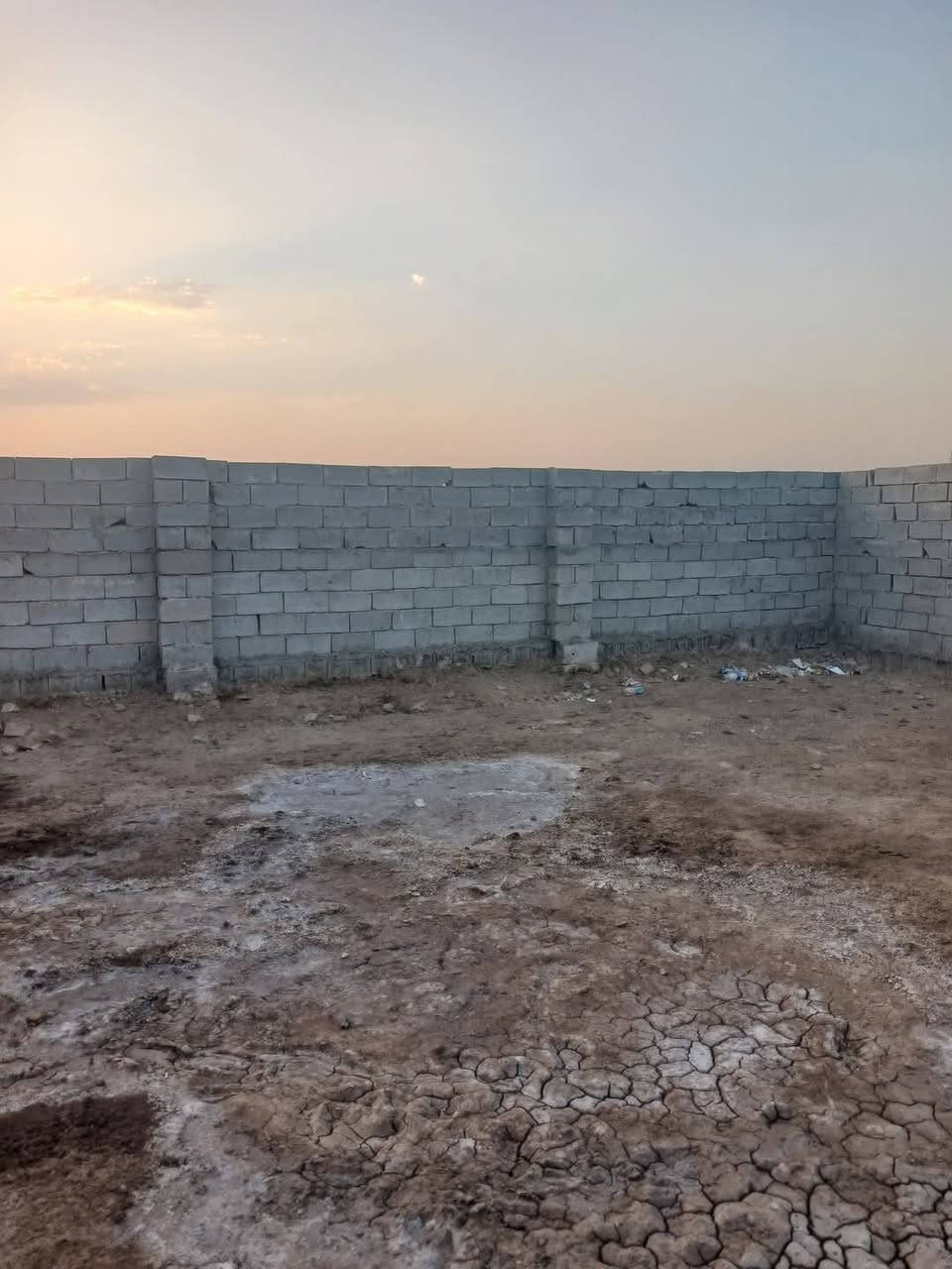 قطعه ارض للبيع ركن عل شارعين مسيجه مساحه ٢٥٠ متر سند ٢٥ في منطقة الدوانم بشارع مجمع زياد  السكني  تريدها كلها تريد ١١٠ هم ابيع للاستفسار خاص او الاتصال عل الرقم *********** بي واتساب
