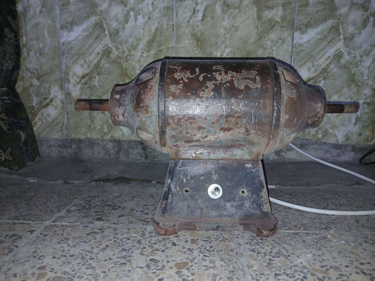 كوسره ثابته عل فحص عرض نص متر
بغداد لأمين ثانيه ***********
