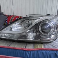 شباب عندي زوج مازدات ام اللد اصلي ممكن تقيموها اريد ابيعهن  رجاءا بياع...