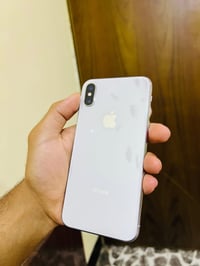 آيفون X • ابيض ٦٤ • بطارية ١٠٠