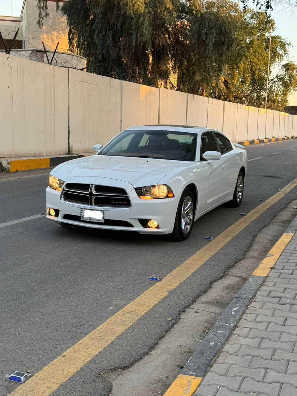 السلام عليكم من رخصة ادارة الكروب
عندي جارجر موديل 2012 وكاله العرصات 

يعني خليجيه السيارة رقم بغداد بسمي 

سيارة جديدة واحلى من الصور ومصوره فديو

بيه فقط طخه جدا بسيطه مفتوحه براغي البنيد

ماشيه 175 الف كيلومتر حقيقي تخم تايرات جدد

صدر جديد كله سيارة عليه ادامه وصيانه عامه 

بغداد / حي الجامعه / 

وهذا رقمي *********** 

وهذا بي واتساب ***********
