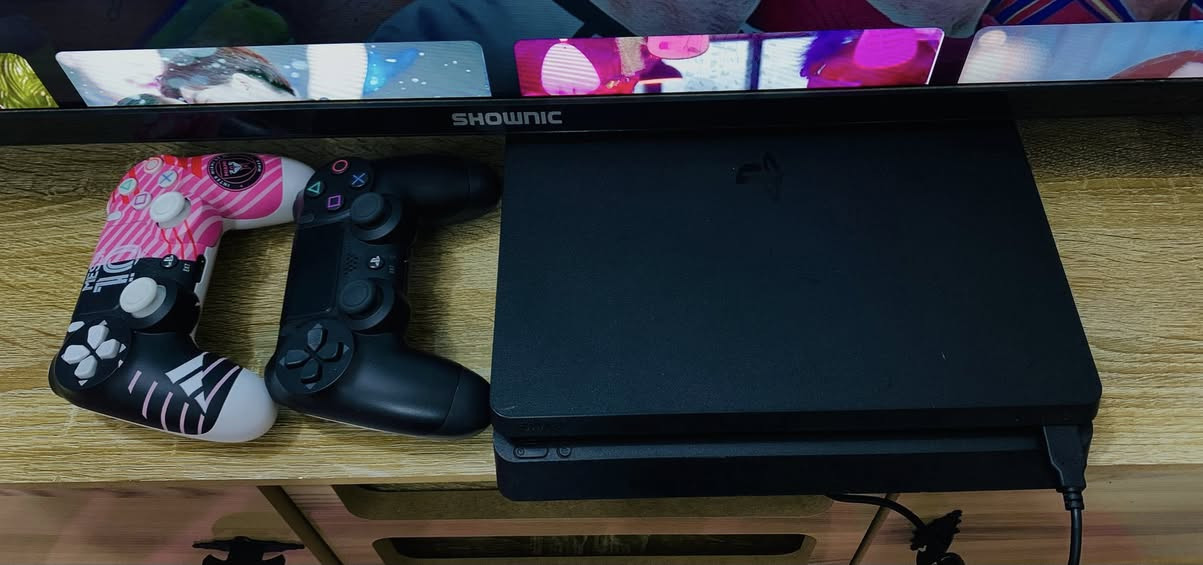 سلام عليكم
بلي 4 سلم اون لاين واحد تيره للبيع جهاز معتني بي تنظيف وتبديل معجون وجهاز مفتوح مره بس بدلت باور الطاقة
جوستيك ثنين تجاربات جدد 
حساب بي العاب مجانيه 
اقراص ثلاثه لعبة tomb raider
the division 2 
ولعبه كارتونيه
داخل الجهاز لعبة far cry 6 
the finals
efootball25
dead or alive 6
نظام 13.04
سعره 225 وبي مجال بسيط


**إذا كنت صاحب هذا الإعلان وتريد حذفه لأي سبب، رجاءا أرسل رسالة إلى الدعم الفني**