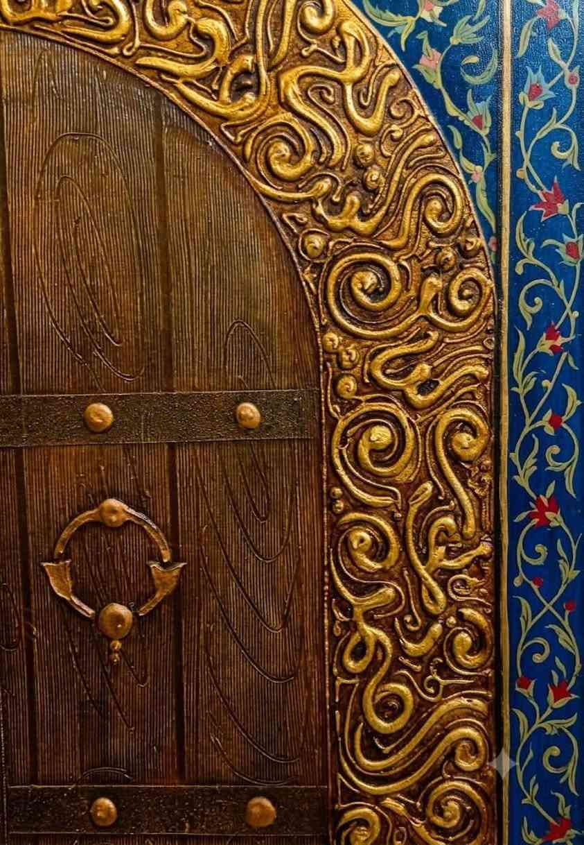 لوحة قديمة مرسومة على الجلد الطبيعي 
تجسد مهارة الفنان الدمشقي وابداعه 
قيشاني
اللوحة ارتفاع متر ونصف وعرض متر
اتمنى ان تنال اعجابكم


**إذا كنت صاحب هذا الإعلان وتريد حذفه لأي سبب، رجاءا أرسل رسالة إلى الدعم الفني**