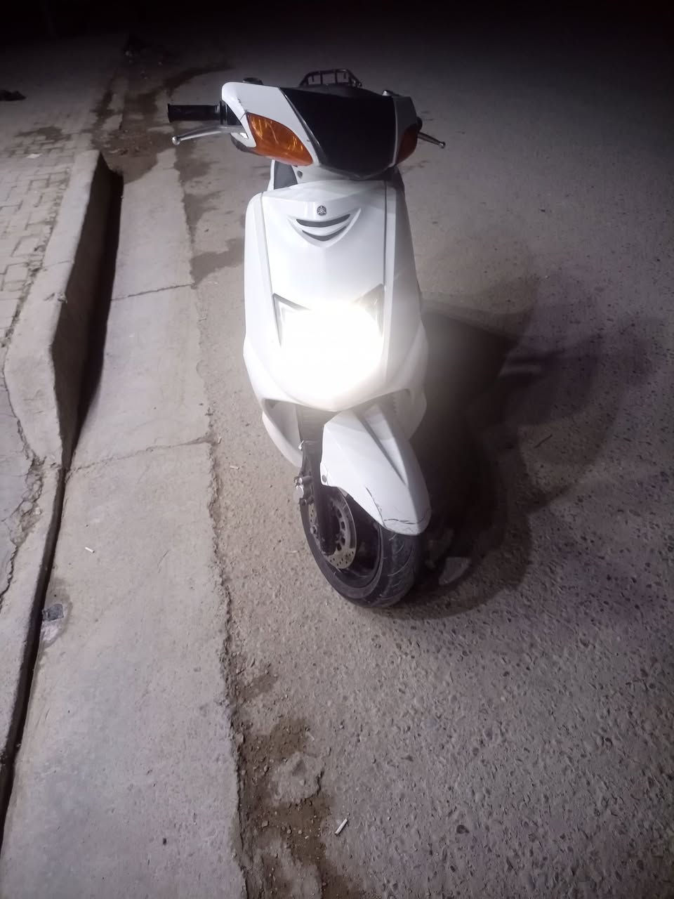 سلام عليكم سكنس 110 ياباني حساس ستان دراجة مكفولة ماكينة وكفر وكهربيات كلهة شغالة الدراجة بلادية شلعة معدل يموت دبلات وقفل استرين وقفل جنطة كلة شغال لايت زينون اصلي ابيض دراجة مكفولة نكرة سلف دراجة فقط نقصهة كيج بانزين وبيهة شخوط قليلة باقي مكفول سعرهة 500 قفل مكاني مدينة الصدر شارع الداخل رقمي ***********
