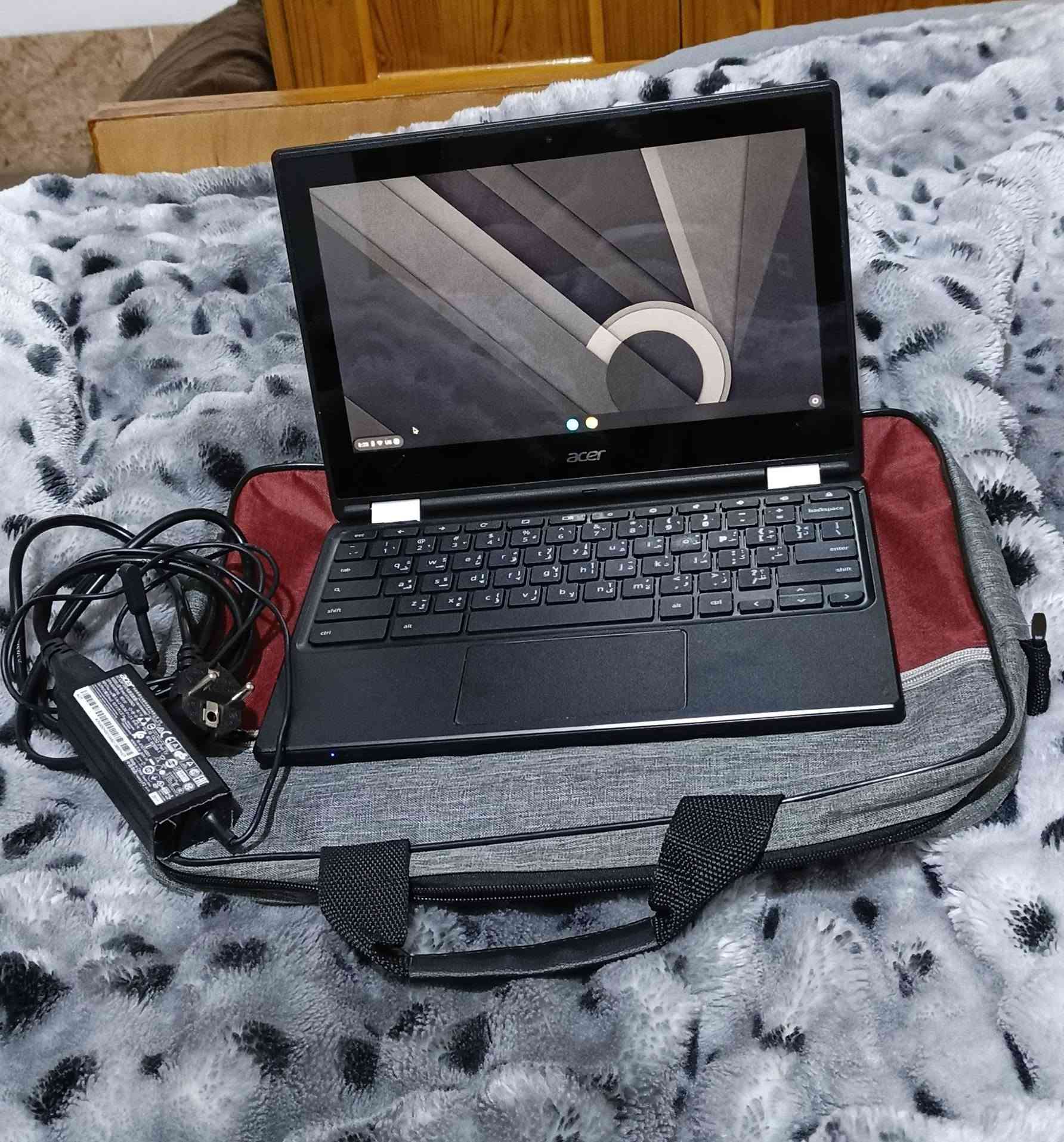 لابتوب ايسر امريكي لمس
قلاب 360 2+1 ايباد المواصفات شاشة لمس قلاب 360 درجة حجم الشاشة 125 انج FullHh 
معالج IntelCeleron
ختى 256GB  عبر منفد الرام  كيبورد عربي وانكليزي اصلى مداخل 10/000mAh بطارية تشغيل انظام اندرويد او ندوز 10 جنطة درجة اولى شاحن اصلى ويه قلم مال المس رقم تلفوني لابتوب ايسر نضيف حيل جديد مستعمل قليل رقم تلفوني  ‏‪***********‬‏📲

