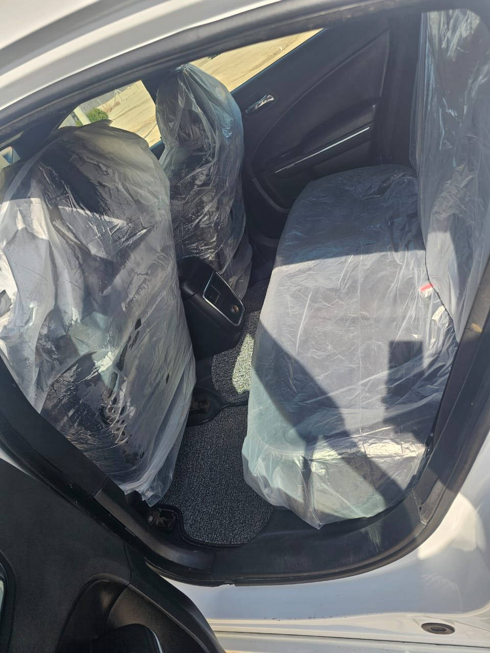 جارجر موديل ٢٠١٤ وارد امريكي رقم انكليزي جديد ضررها بنيد وجاملغ تخم تاير جديد محرك وگير واكسن  كفاله عامه وحداديه جديده مكان السيارة ( القرنه ) سعر السيارة ١٥٥ وبيهة مجال بسيط ، للتواصل على رقم الهاتف ***********
