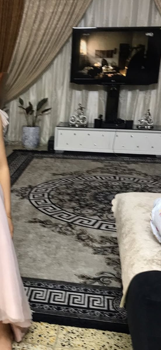 كورنرموديل تركي 7 مقاعد مع زوليه ب500 الف الجاد فقط يتصل ***********
