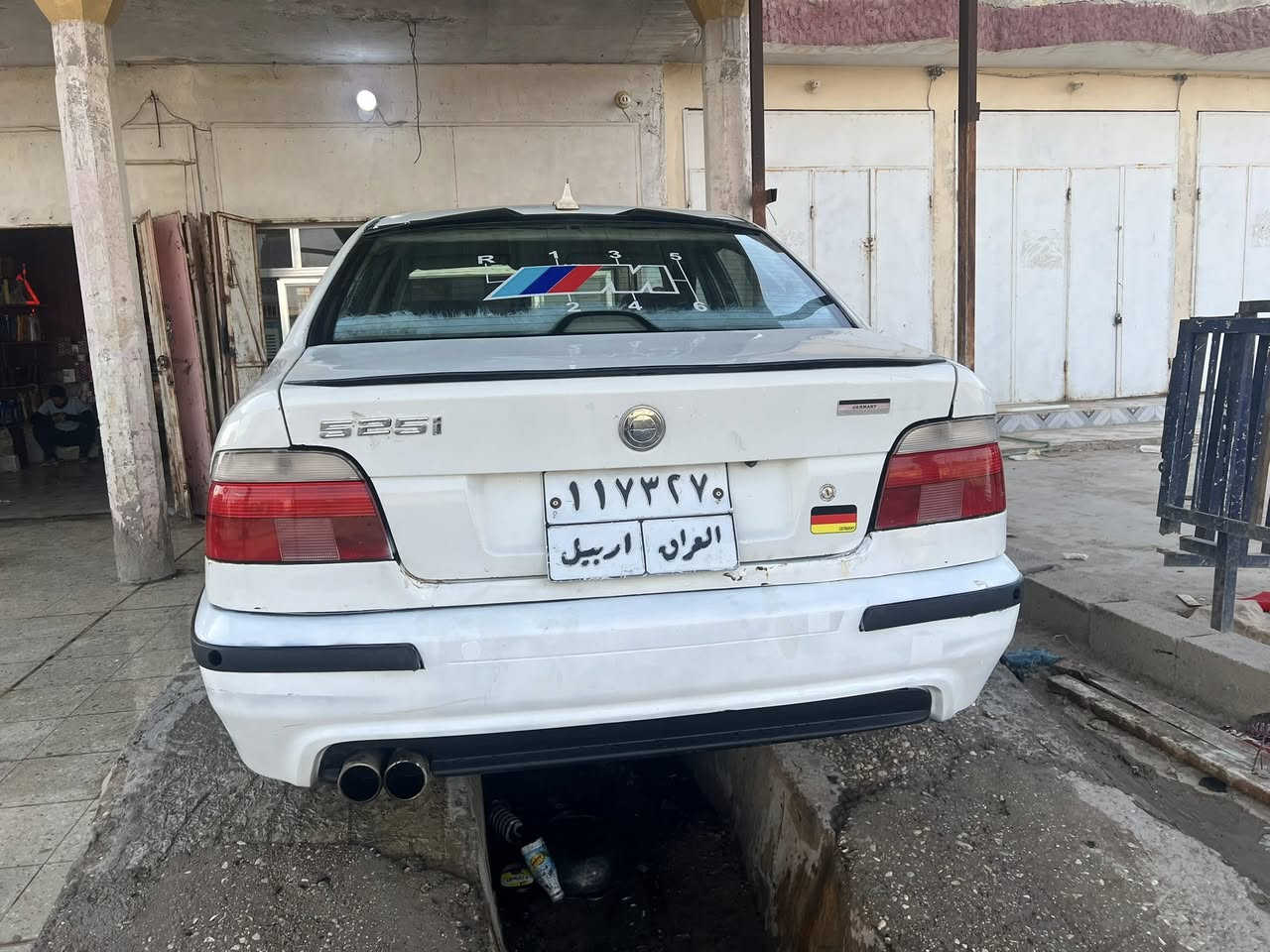 سلام عليكم بي ام صقر 528
موديل 96 
تبريد ثلج 
حداديه جديده 
دبلات جدد 
محرك كير كفاله لا بخار ولا تنقيص 
تايرات جدد 5 تايرات 
سياره ضربتهه جاملغ خلفي بي معجون 

سعرهه 60 بيهه مجال 

او مراوس حسب القناعه 

لاستفسار خاص او رقم ***********

مكان سياره واسط
