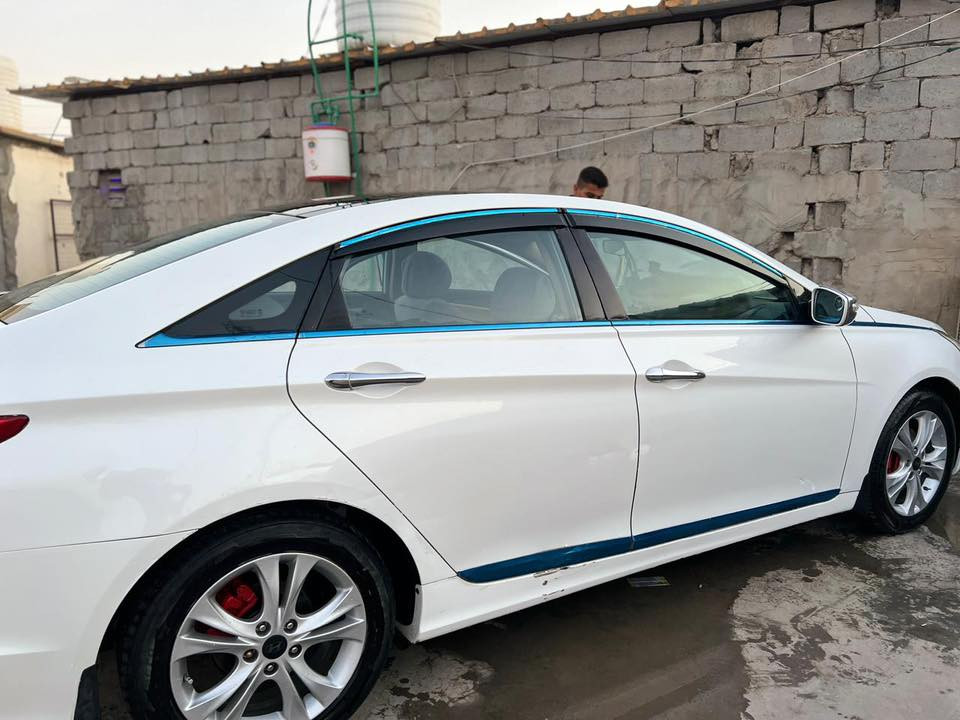 سلام عليكم سوناتا ٢٠١١ خليجي بنوراما سياره ماشيه ١٨٠ الف صبغ بل بنيد اثر تكشير للاستفسار اكثر اتصال ***********
