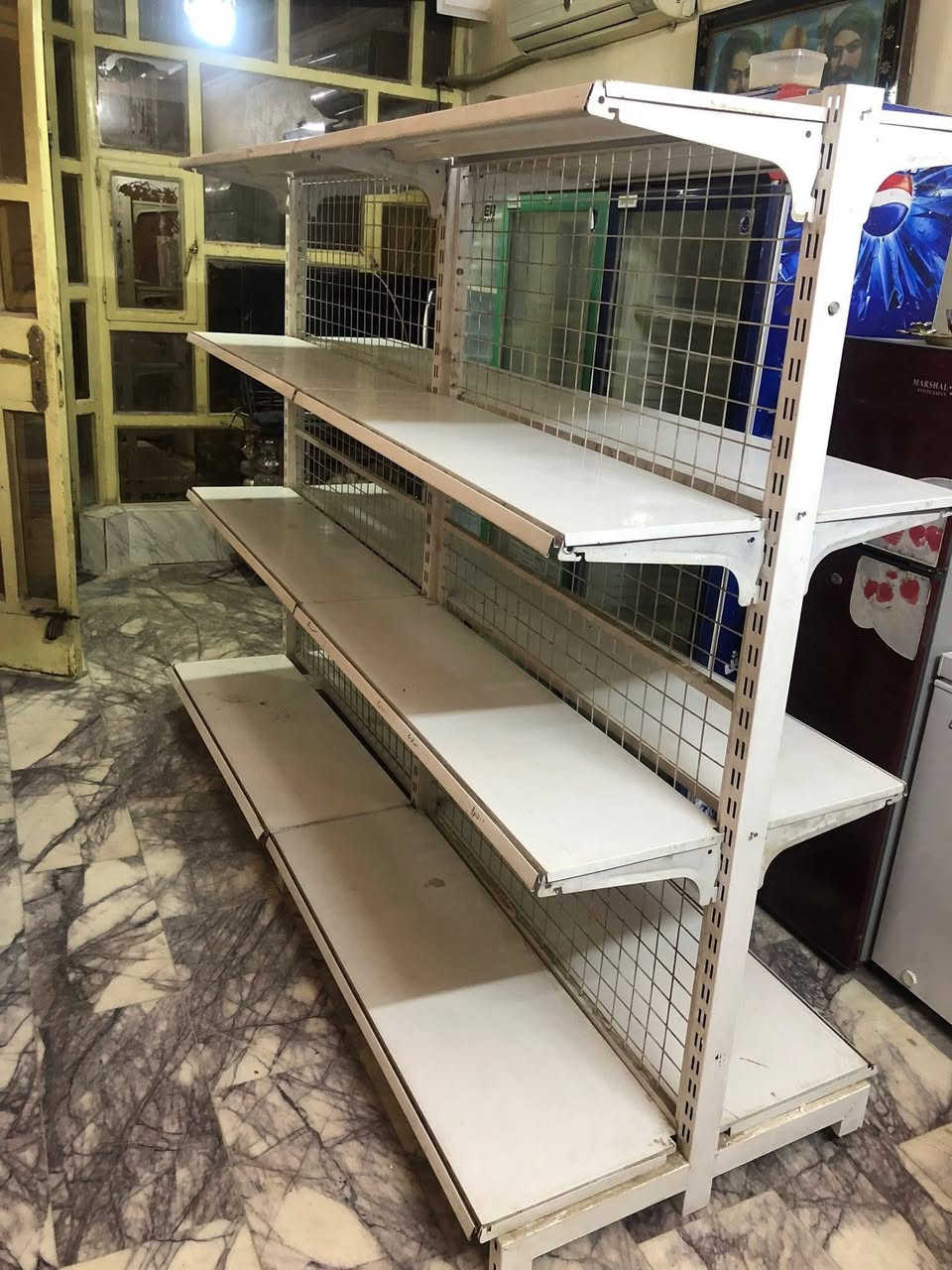 سلام عليكم شباب رفوف درجة اولة ميكانو تركي الاصلي الوزن الثقيل يتحمل 300kللبيع ٥٠رف وسفينه مترين و٤٠للبيع مكاني بغداد جميلة استعمال كلش قليل واكو توصيل 🚚 الاستفسار ***********
