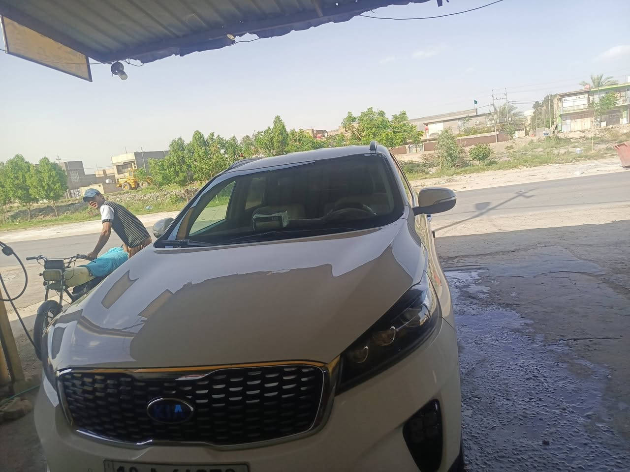 السلام عليكم سورنتو مديل 20 كفالة عامه ماشيه 78 سياره جديده فول ما عده بانوراما ***********
