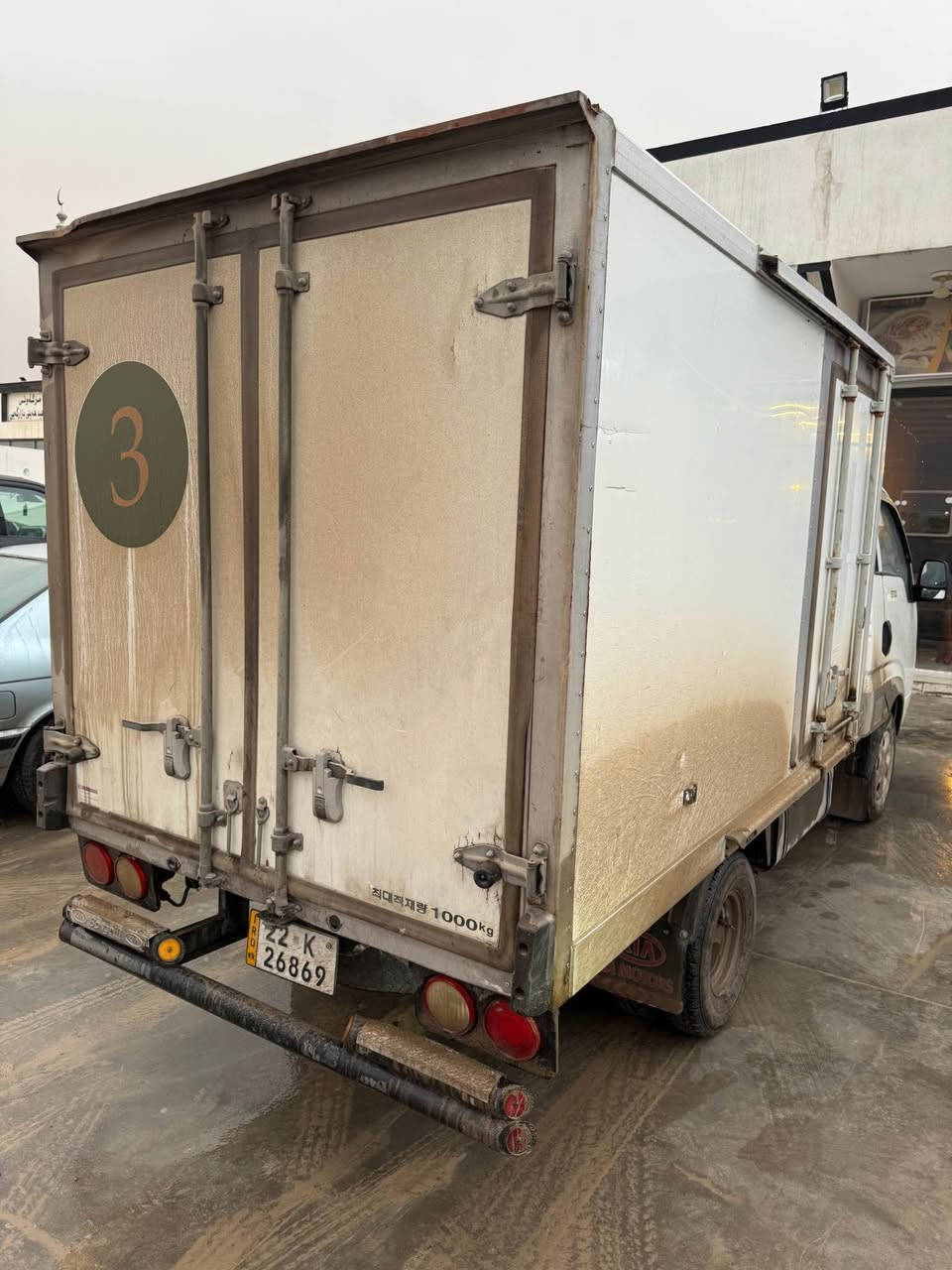 *********** 

Kia 2700 barad 2014 
کیای بەراد ٢٠١٤ 
بێ سبوخ 
شانسی بە شەرت 
بەرادی فرێزەر تا ناقس ٢٠
گێر ومەکینە ئەکسل و کارەبایی هەموو بەشەرت 
سەیارەکە زۆر خاوێن و پاک ماوەتەوە 
سەنەوی تا ٢٠٣٠ نوێیە 
هەموو شتێکی بەشەرت أربيل, العراق
