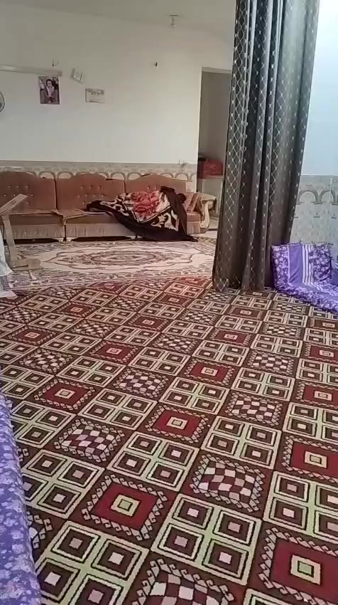 السلام عليكم دار للبيع مساحه 200م يحتوي عل غرفتين 5*4احدا الغرف سويت صاله واستقبال 5*7  بناء 180م وطارمه 20م صحيات معزوله بناء حديث كربلاء طريق الحر خلف مدينه العاب نوارس
السعر /125بيه مجال بسيط 
الاستفسار خاص موجود او رقم *********** واتساب ايضاً موجود
