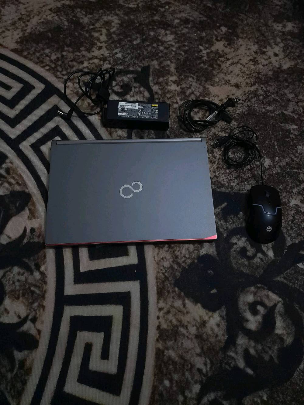 سلام عليكم شباب لابتوب فوجيستو للبيع مواصفات
المعالج: Intel Core i5-6300U (جيل سادس) بسرعة تصل إلى 2.50 GHz.
الذاكرة (RAM): 8 جيجابايت DDR4.
الهارد: 256 جيجابايت SSD.
كرت الشاشة: Intel HD Graphics 520.
البطارية: أصلية، تدعم العمل لأكثر من ساعتين.
النظام: Windows 10 Pro (إصدار 64 بت).
الملحقات: شاحن أصلي، حقيبة، وماوس.
مكاني بغداد حريه ساحه عدن ماعندي توصيل سعرها 180الف وبيها مجال
