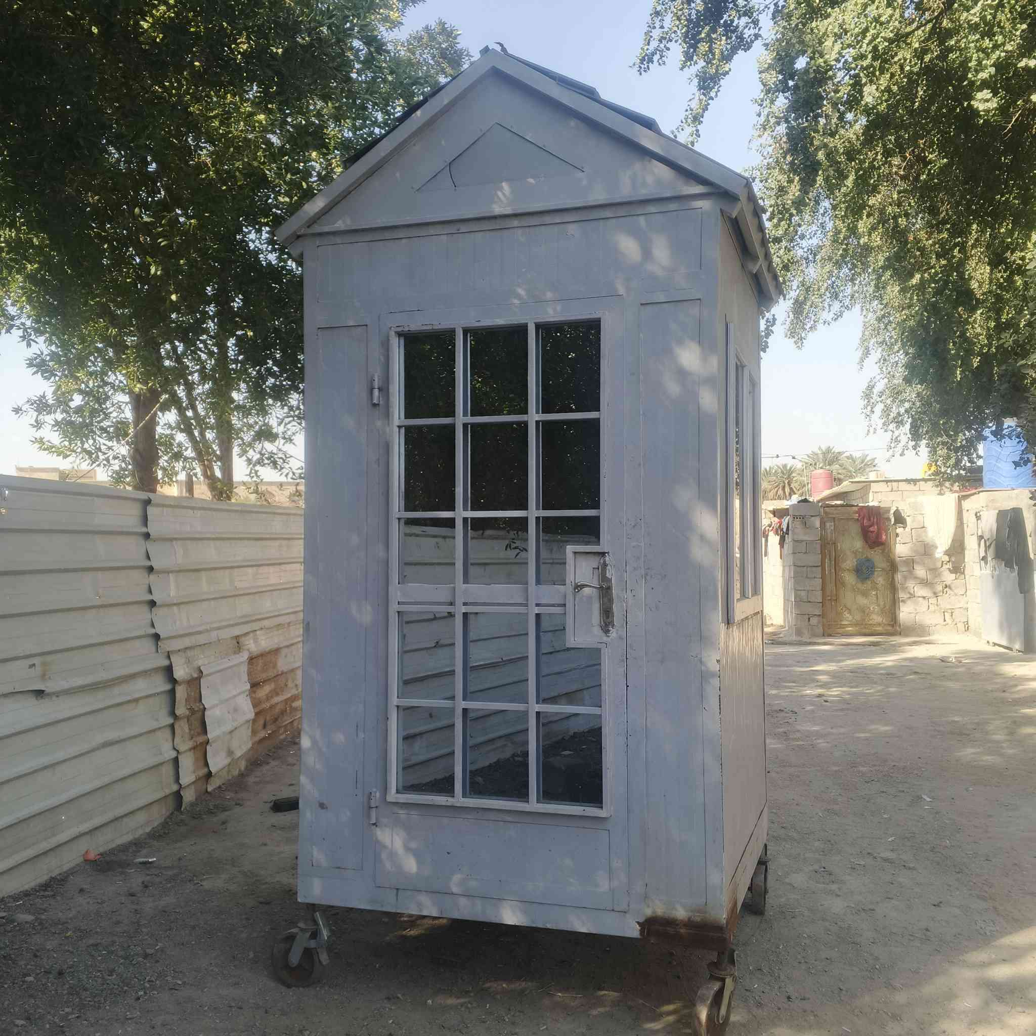 كرفان حراسه مستخدم السعر 500 مكاني بغداد حي القادسية رقم الهاتف *********** _‏‪***********‬‏
