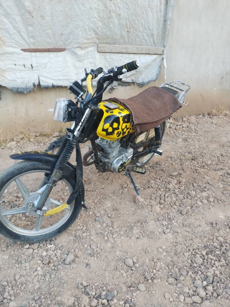 للبيع🚨🏍️
2016 جنزير صدر
فاضيه
لتواصل ابو عمر 0956635573 
التواجد درعا الصنمين جانب المحكمة العقارية 💯👍 
أهلا وسهلا بالجميع 😍 
عالواقع أحلا أن شاء الله


**إذا كنت صاحب هذا الإعلان وتريد حذفه لأي سبب، رجاءا أرسل رسالة إلى الدعم الفني**