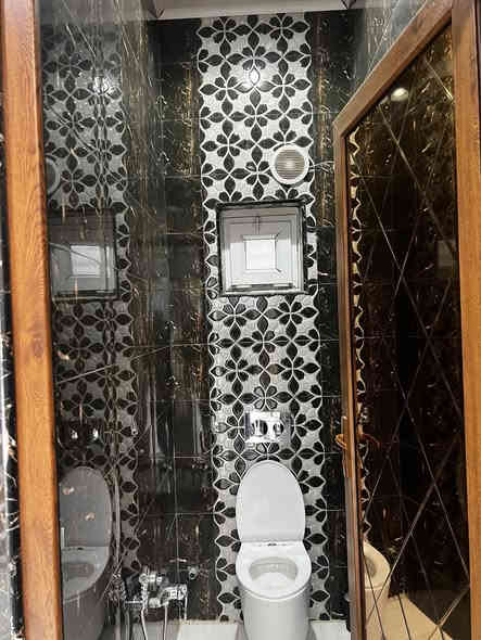 ياالله 
السلام عليكم دار للبيع طابو زراعي سند 25 تحويل مباشر المساحه 550 متر حديقه مكان الدار بابل الجزائر قبل بانزين خانه مرجان خلف سكه القطار خامس بيت قريب علي شارع العام بناء درجه اولي سنه البناء 2022
كراج سياره +حديقه وستقبال كبير  ومجمع صحيات ومغسله مدخل الاستقبال هول كبير غرفه نوم سويت كامل وغرفه ثانيه بدون سويت حمام داخلي حديقه داخل البيت مطبخ كبير بيتونه كبيره ومنور داخل البيت 
وحديقه بصف البيت مساحته مساحته 207 متر تكدر تبني بيت اما تعوفه حديقه 
الاتصال ***********
