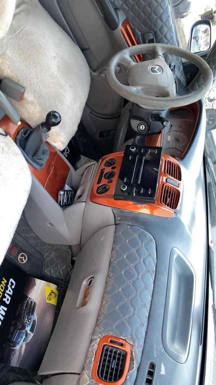 Mazda 2004
گێر عادي
تەکسی بووە کراوەتە قسوسی
سەنەوی و هەموو شتی نوێیە
گێرو مەکینە بەشەرت
تەقەو رەقە بەشەرت
بێ لێدرانە
سعری 42و مجال
شوێن هەولێر
*********** أربيل, العراق
