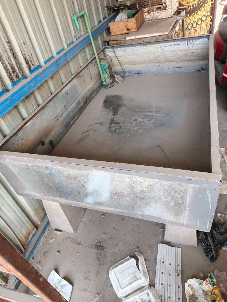 السلام عليكم حوض +شوايه +سنك +غطاس +حوض صغير +تخته مال كص السمك +ميزان للبيع كلهن ***********
