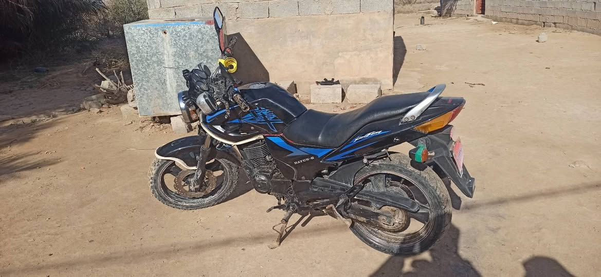 سلام عليكم دراجه بوندا للبيع اوراق اصوليه دراجه نضيفه كلش ماعد الخزان الوقود بيه ضرر قليل موديل 15 السعر 800 وبيها مجال 
التفاصيل ولاستفسار. *********** 
والخاص.
