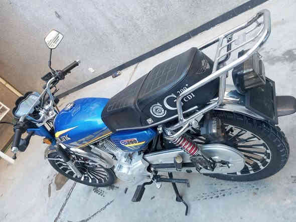 سلام وعليكم
 مكلف بل نشر
دراجه سونك مكينه 200cc خير من الله كل نقص مابيه كهربائيات دبل اشره لايت خلفي ول مامي تاير ليوره جديد بس عواج بل ويل ليوره 850 وبيه مجل *********** واتساب متواجد
