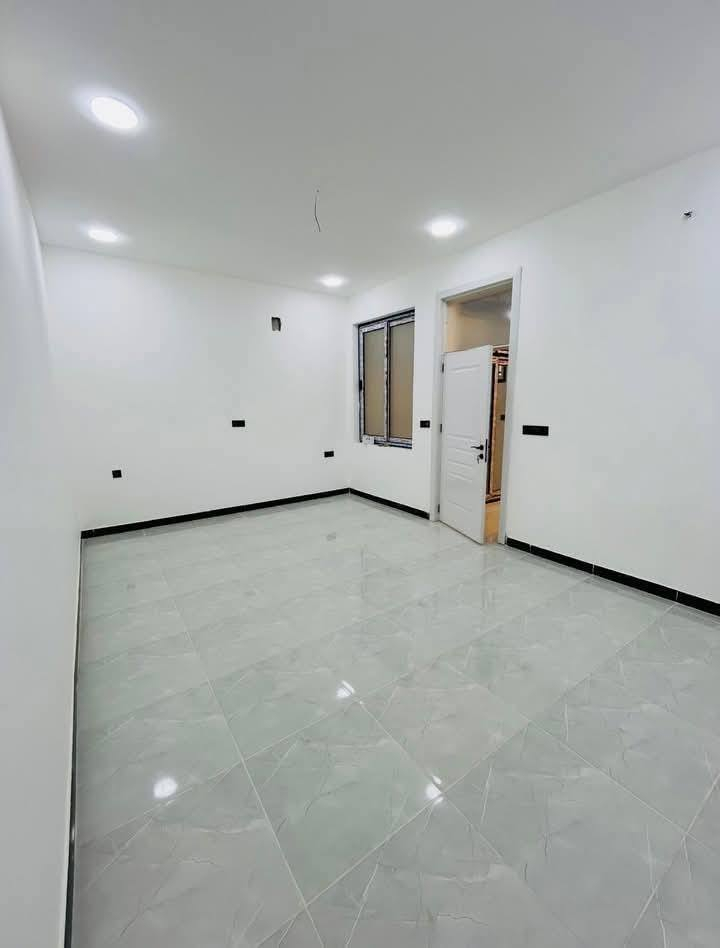 بسم الله ماشاءالله
🏠#دار_للبيع   100متر واجهيه 6،25متر نزال 16متر
  طابقين   بناء حديث وتصميم متكامل ✨️
يحتوي البيت. ع[3غرف نوم -استقبال -صحيات عدد 2- صالة- ومطبخ] البيت شغل درجة اولى 
مع الخدمات[ماي-كهرباء-تبليط]✨️
🔴ملاحضه البيت جاهز للسكن 🔑
⬅️نوع العقار  طابو زراعي سند 25 اقرار محكمه 
⬅️العنوان #بغداد_الدوره_البوعيثه   
       مجمع السلطان الاول 
🔴للاستفسار  خاص او الاتصال ع  الرقم 
☎️***********
☎️***********
