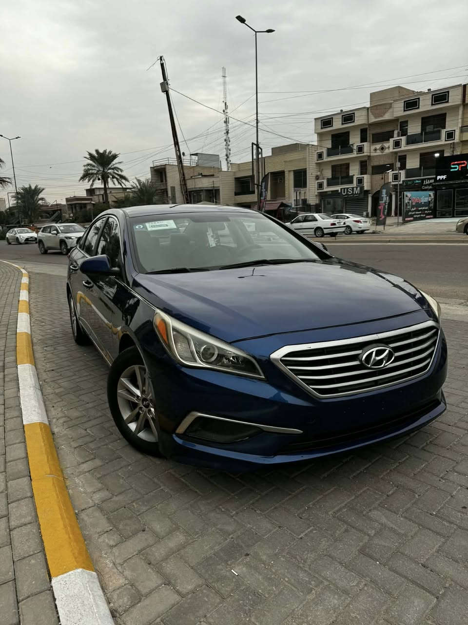 سلام وعليكم للبيع سوناتا 2017ماشيه 68 بيهه صبغ البنيد وجاملغ الخلفي جاهزه بدون اي نقص ***********
