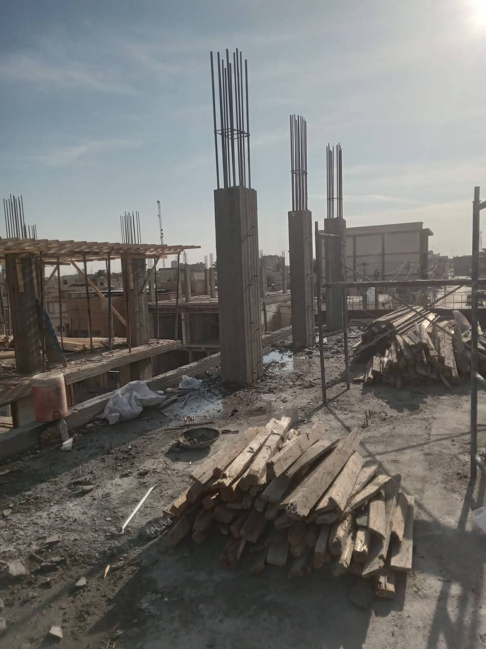 اللهم صل على محمد وال محمد درجه اولى بنايه شغل مرتب حديد نجاره صب او كرستو عمل اشتغل بغداد كربلاء شغل نظيف واي مهندس عندك بالخدمه الرقم الواتساب. ***********
