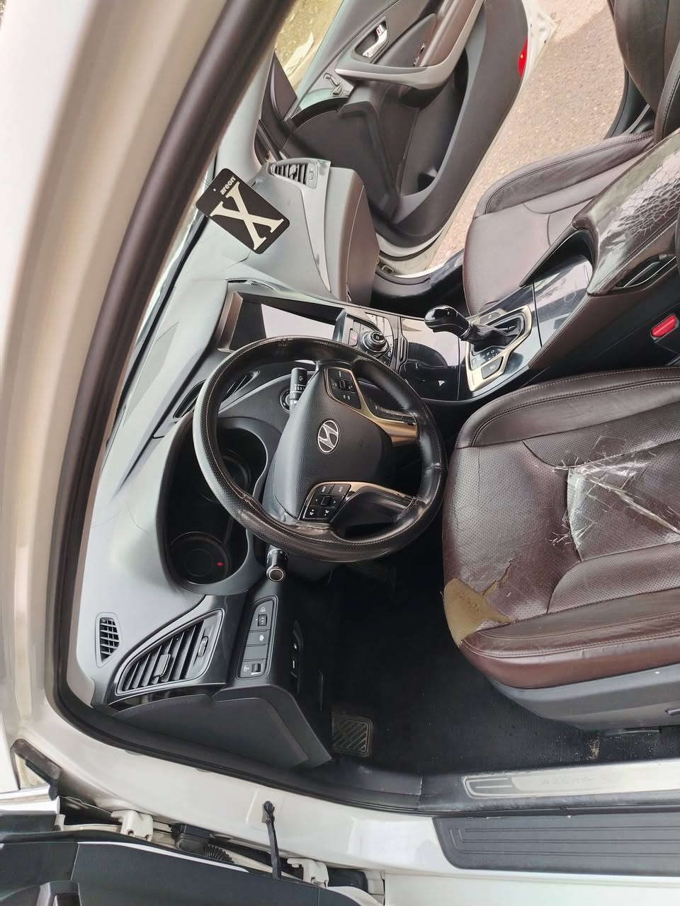 سلام عليكم ورحمة الله هونداي ازيرا موديل 2014 خليجيه
فول مواصفات للأخير

فقط جاملغ خلفي

6سلندر

سياره جديده مال بيت

مكان سياره بغداد حي العامل

السعر 135
***********
