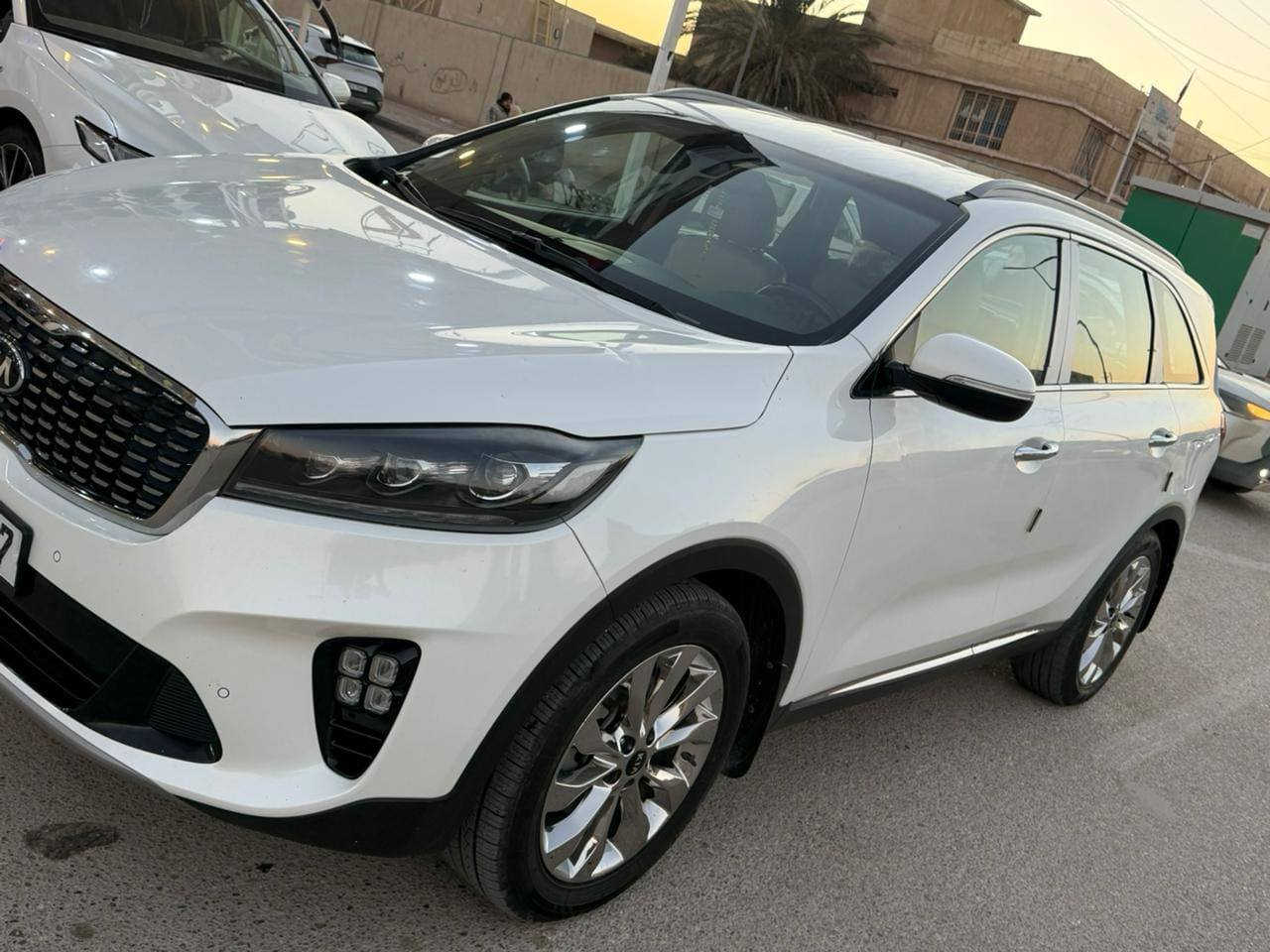 السلام عليكم للبيع او المراوس
كيا سورنتو موديل 2019 

🔥 مواصفات 🔥 
خليجي 
6 سلندر
بصمه تشغيل 
كشنات جلد تتفئه تبريد 
كشن كهرباءي متحرك 
شاشه كامره دواره 
حساس خلفي امامي
تحكم استيرن جهتين 
مري شفط 
اشاير بالمري 
جنطه كهرباء
 لايت لد نهاري ليلي زنون 
دبل شباك
سبير ما نازل 
 7 راكب 
3قطع تبريد 
ماشيه ١٠٠ الف 
سيارة كفالة عامة فقط رصعتين بل بنيد موضحات بل صوره
رقم بغداد دولي مداور ثاني يوم
السعر 243 $ بيه مجال حك الجيه 
سياره جديده وجاهزه مكينه وكير وتايرات وتبريد
الاستفسار 

***********وات ساب
