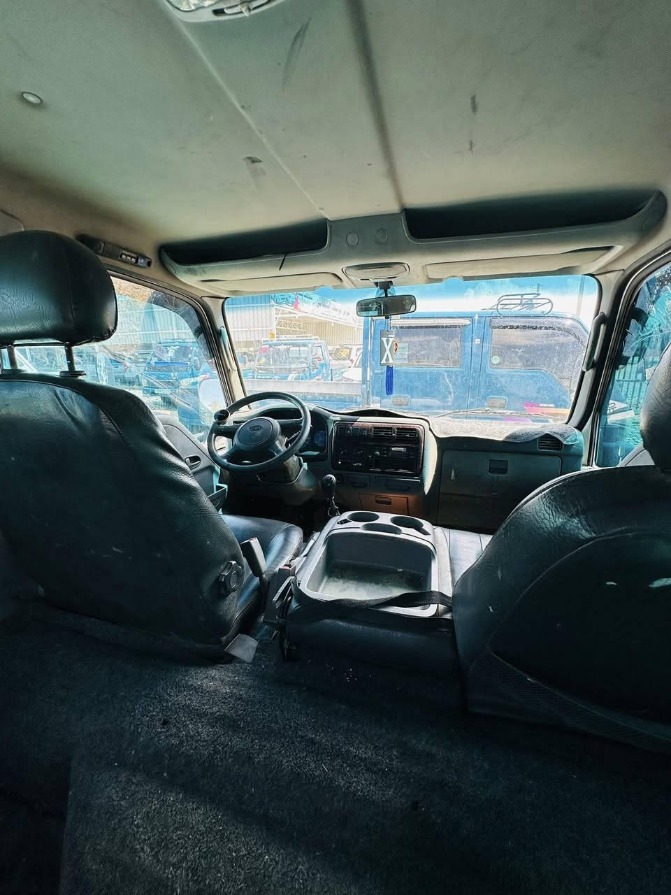 للبيع 
كيه أم عيون 
موديل 2002 
رقم ديالى 
مكفوله كفاله عامه 
مكان بابل الشوملي 
الاستفسار ***********
