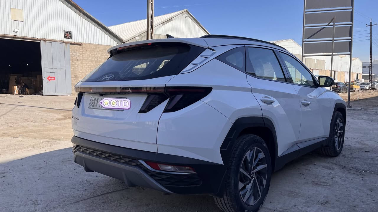 توسان 2024 خليجية وكالة شركة الاولى
ماشية 52 الف رقم بغداد 
مواصفات السيارة
● بصمة وتشغيل عن بعد
● حساس امامي خلفي مع كامرة خلفية دوارة
● شاشه ابل كار + شاشه عداد دجتل
● اوتو هولد 
● كراسي ٢ كهرباء
● مري شفط

○ ملاحظات السيارة ( موضحة بالصور بالمنشور )

• رصعة بالباب الخلف سائق 
•جانب الايمن للدعامية الامامية مكحل
• مع وجود اثار نكراش حصو بالدعامية الامامية بسبب الطرق
• الجامة الامامية للسيارة مفطورة

سعر السيارة 208 مجال بسيط جداً

مكاني بغداد الدولعي 
رقم الهاتف ***********
