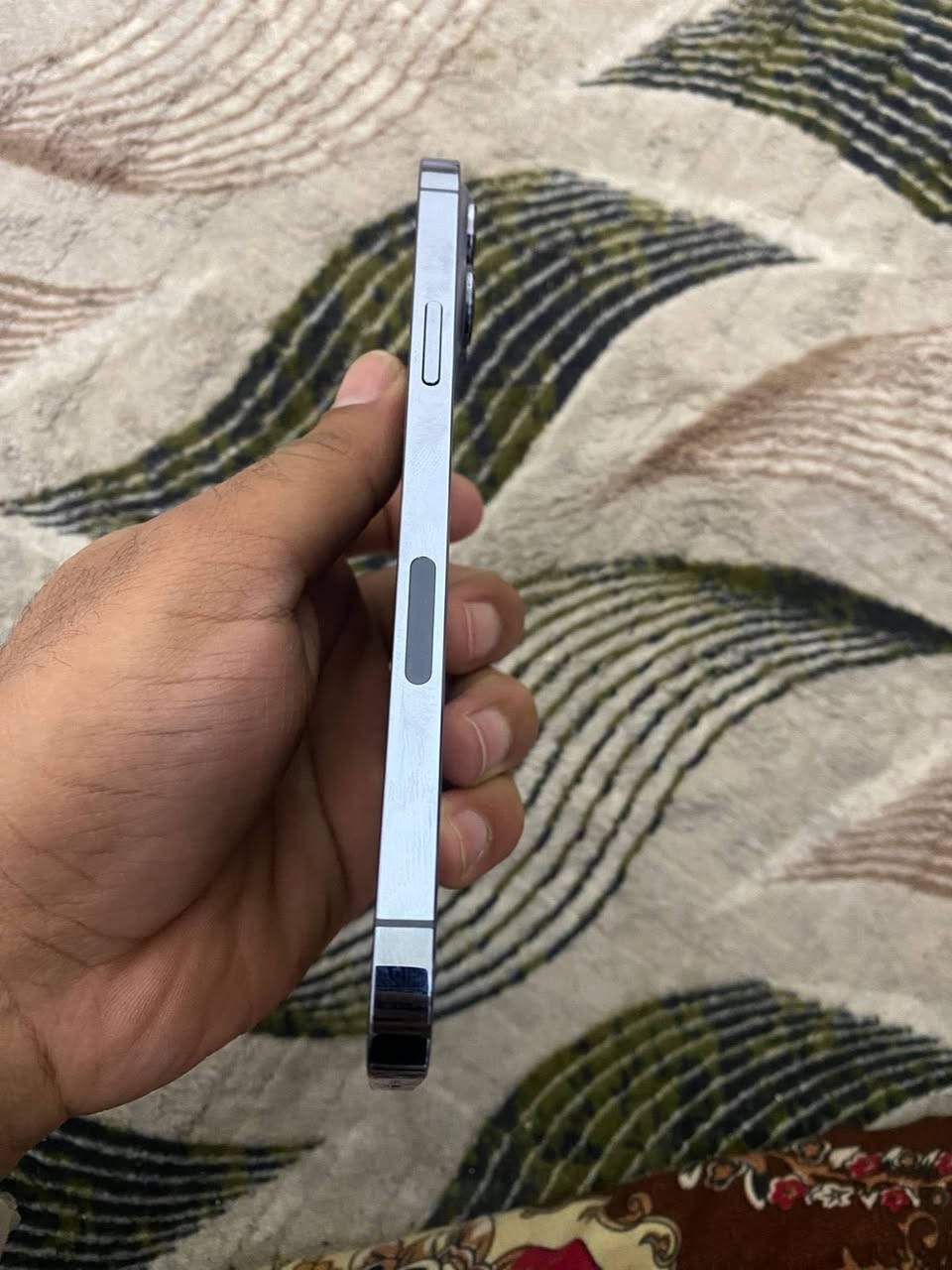 سلام عليكم 13برو ماكس ذاكره 256 بطاريه 81بلاديه جهاز ابد ما مفتوح نضافته 100%مكاني بغداد حي اور سعر  650وبي مجال حك جيه رقم هاتف ***********
