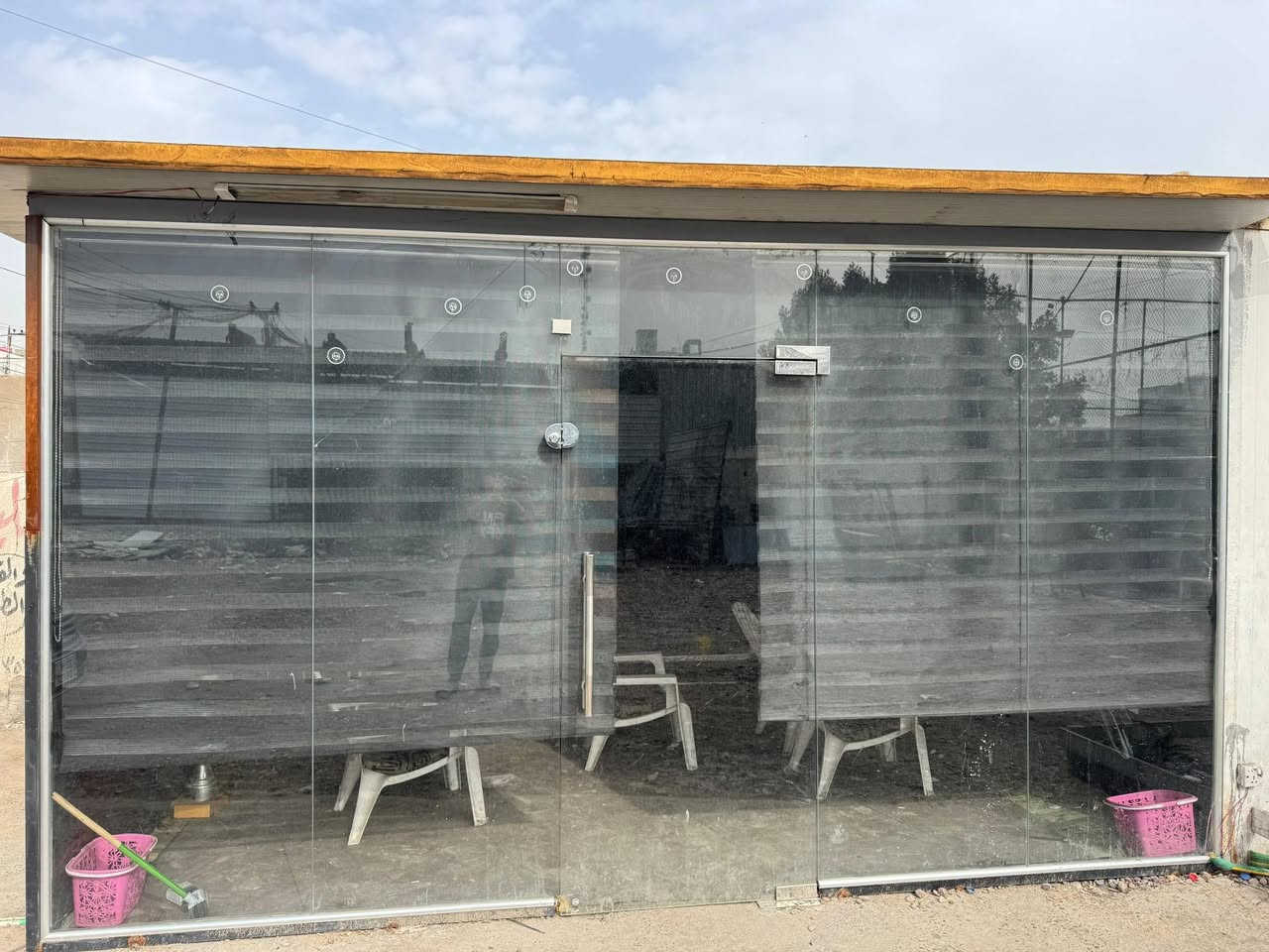 السلام عليكم جام خانه للبيع 4ونص ب2ونص اكو كسر بل جام خانه قبل لا تجي تلكاهه كامله عيني كلشي مابيهه جديده السعر ***********خاص لو تخابرني على هذا الرقم
