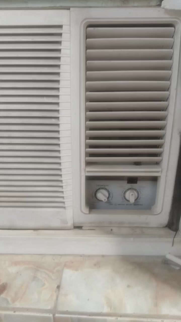 مكيف اخو الجديد اسمه توست جاهز كلش راقي تبريده يخبل بشرط اذا موثلج مرجوع سعره 300 بي مجال التفاصيل داخل الفديو ***********
