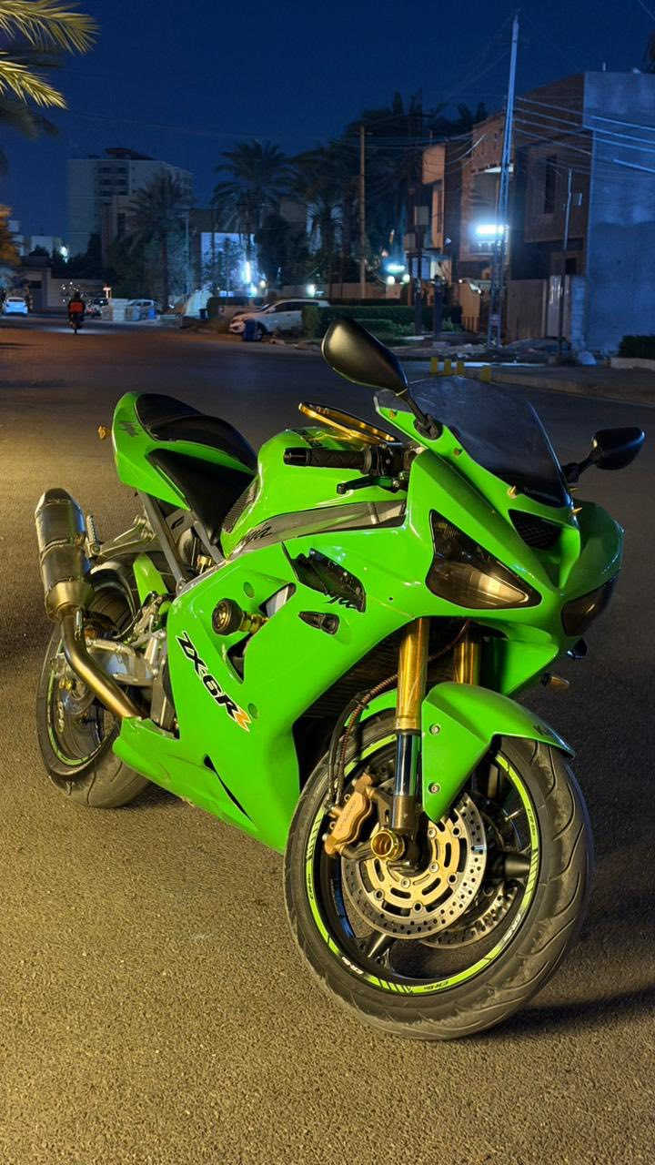 السلام عليكم اللهم صلي على محمد وال محمد الطيبين الطاهرين دراجة بطح كوسكي 636 مديل 2004 أوراق بدون رقم كزوز عليه صوت رعب دراجة كفاله عامه مال جناي ربع ما تصرف عليه غير بانزيز ودهن السعر35 مطيك قطعه نادره هواي اكو عطلات بسوك روح اخذ مع احترامي العنوان بغداد رقمي ***********
