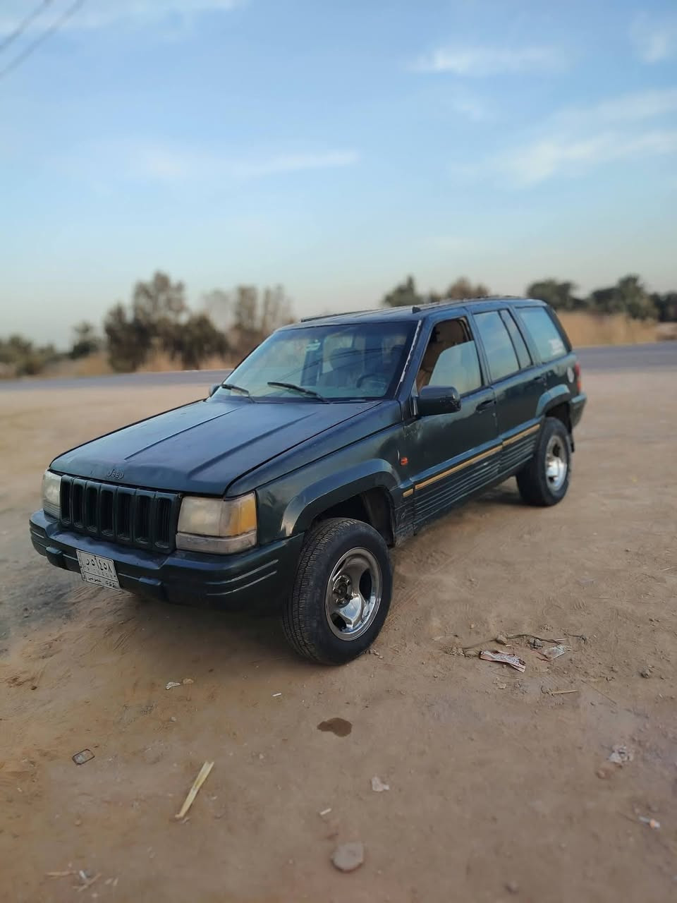 السلام عليكم سياره جيب شروكي مديل ١٩٩٥ مكينه ففتي ٣٠٠٠ جديده كير جديد كفاله المكينة والكير تحوير جديده حداديه امام جديده   للبيع سنويه مانافذه مكاني ديوانيه سعر ٣٥ بيه مجال اتصل او تدلل رقمي ***********
