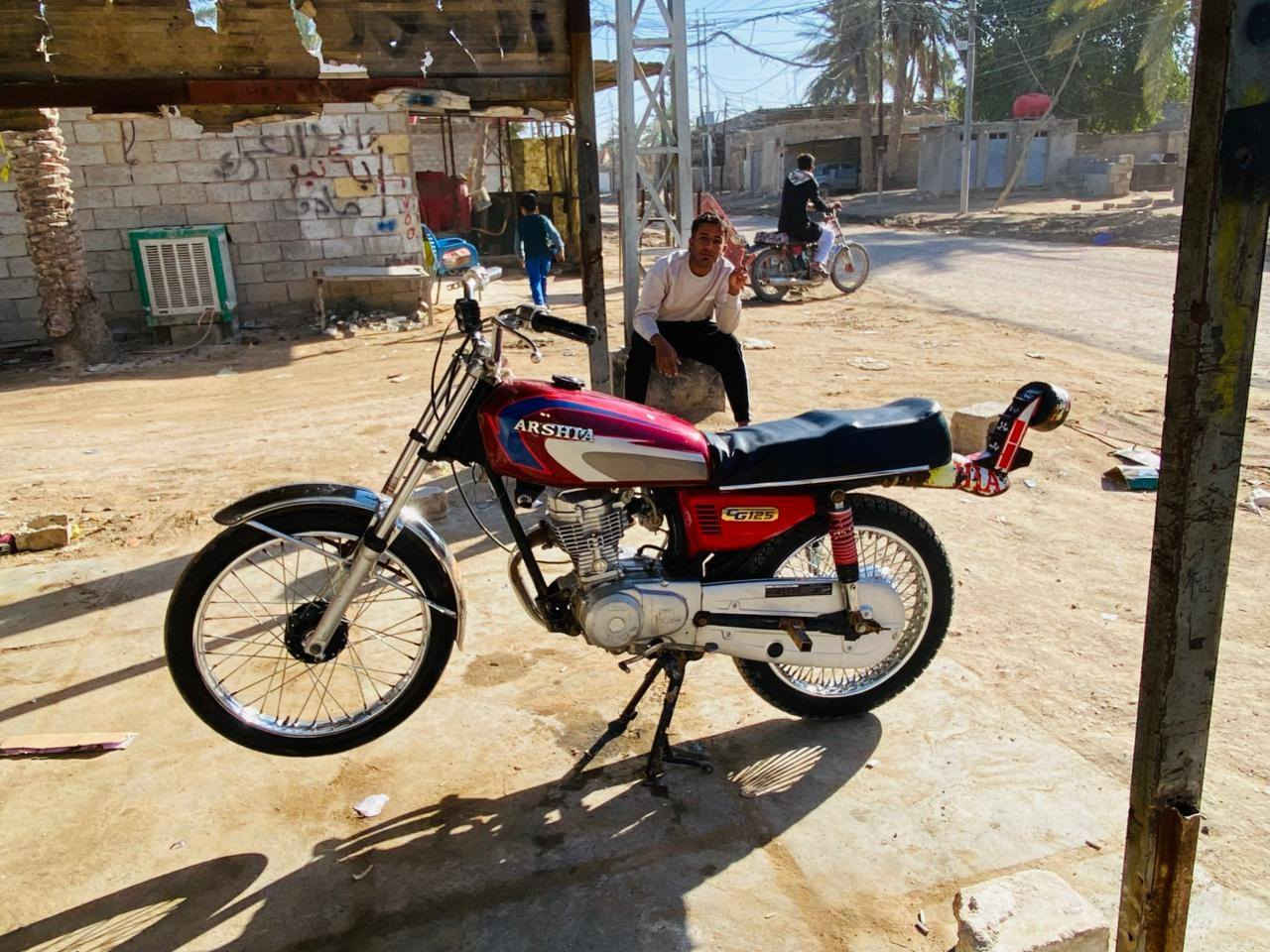 السلام عليكم 🙋
دراجه كلك كلك للبيع 👌
دراجه حربيه ما ناقصه شي 🫡
المكينه نامه☸ 
المكان نجف كوفه منطقة الزركه 👁️‍🗨️
السعر 375وبيه مجال للطيبين😁
رقم مبايل:***********📞
