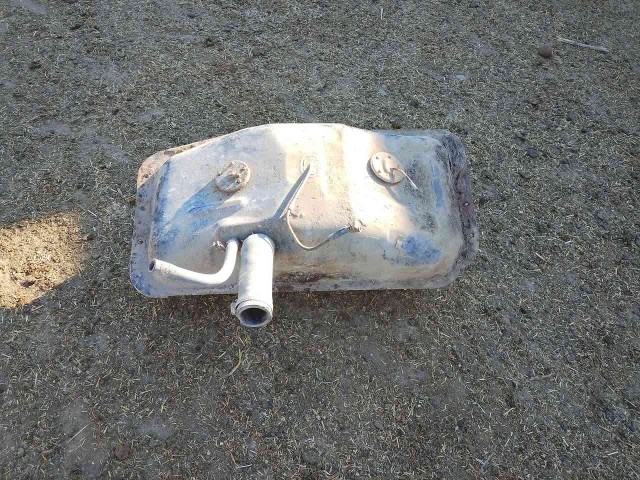 السلام عليكم عندي محرك بيكم 80 نظيف لا تنقيص ولا بخار واكسن هو وفلينجاته ستيرن دشبول بيكم 80 تواير اثنين هن وياله تانكي بنزين نظيف فحل ورق البكان المشاهد الطارميه***********
